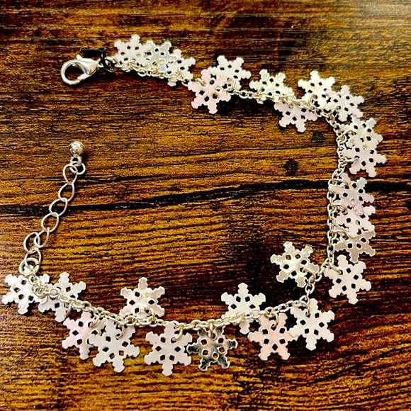 Snowflake bracelet - Picture 1 of 2